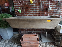 Oude landbouwbak in hout - afbeelding 1 van  2