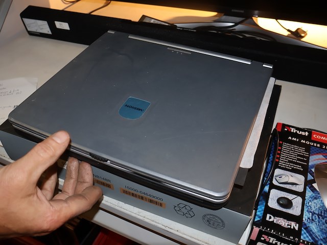 Oude laptop (x3) - afbeelding 5 van  6