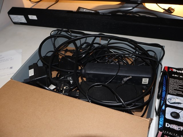 Oude laptop (x3) - afbeelding 6 van  6