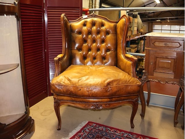 Oude lederen zetel - afbeelding 1 van  4