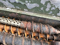 Oude legerkist met grondboren - afbeelding 5 van  8