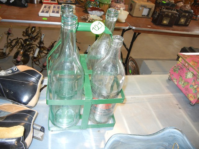 Oude melkflessen - afbeelding 1 van  1