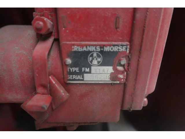 Oude motor wisoonsin - afbeelding 3 van  4