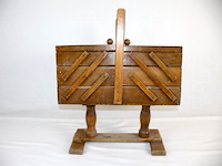 Oude naaidoos - afbeelding 2 van  5