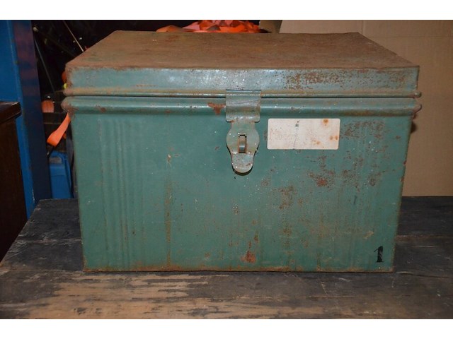 Oude naaimachine naaivita deluxe, metalen en houten kist - afbeelding 7 van  9