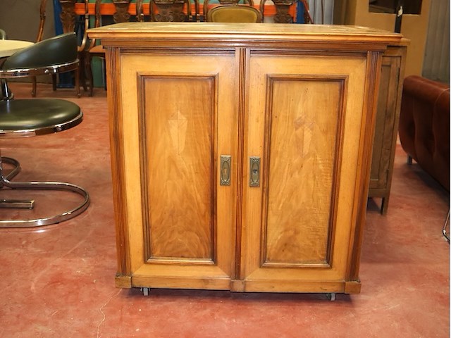 Oude naaitafel - afbeelding 1 van  7