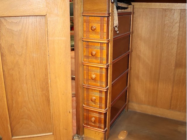 Oude naaitafel - afbeelding 5 van  7