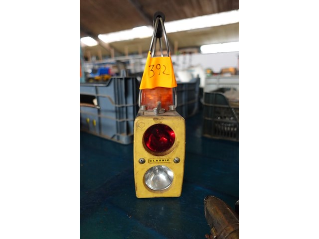 Oude noodseinlantaarn - afbeelding 1 van  2