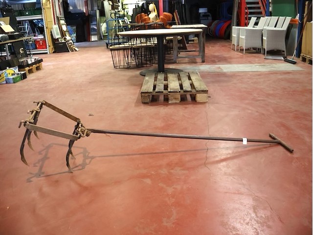 Oude ploeg - afbeelding 1 van  3