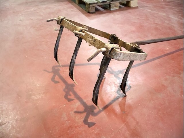 Oude ploeg - afbeelding 2 van  3