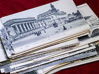 Oude postkaarten met kartonnen fotohouders - afbeelding 2 van  7