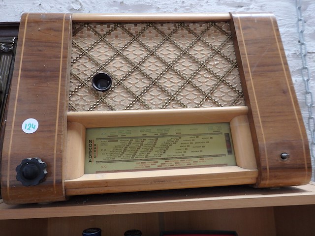 Oude radio novera - afbeelding 1 van  3