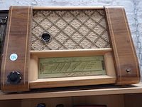Oude radio novera - afbeelding 1 van  3