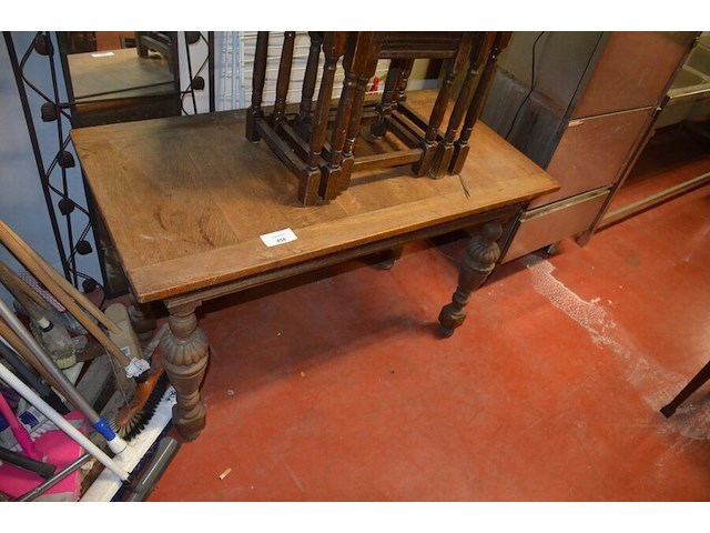 Oude rechthoekige oude tafel met 2 stoelen, 3 delige bijzettafel - afbeelding 4 van  9