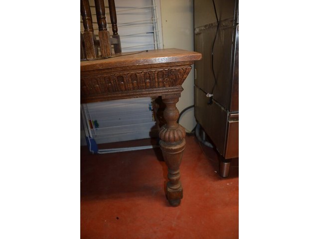 Oude rechthoekige oude tafel met 2 stoelen, 3 delige bijzettafel - afbeelding 5 van  9