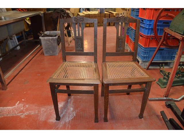 Oude rechthoekige oude tafel met 2 stoelen, 3 delige bijzettafel - afbeelding 6 van  9