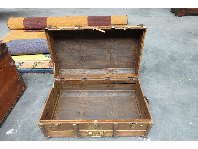 Oude reiskoffer - afbeelding 2 van  3