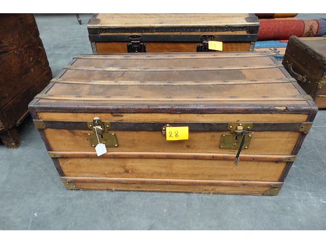 Oude reiskoffer - afbeelding 1 van  4