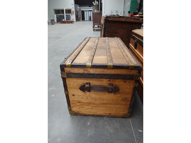 Oude reiskoffer - afbeelding 4 van  4
