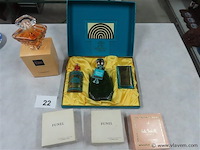 Oude reukwaren en divers