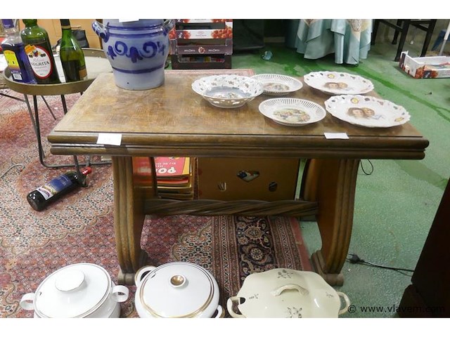 Oude salontafel in hout - afbeelding 1 van  1