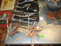 Oude schaatsen ( 4 paar) - afbeelding 1 van  2