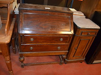 Oude secretaire 2 laden 1 valdeur, nachtkastje 1 deur 1 lade wit marmeren blad