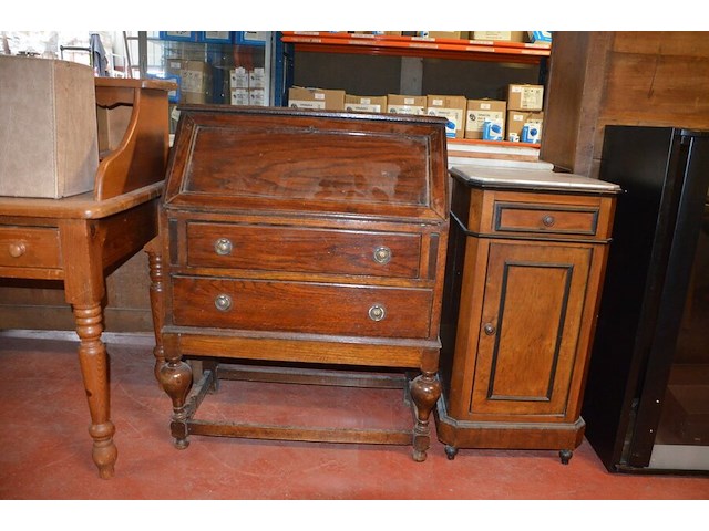 Oude secretaire 2 laden 1 valdeur, nachtkastje 1 deur 1 lade wit marmeren blad - afbeelding 2 van  8