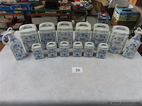 Oude set voorraadpotten