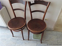 Oude stoelen 2 stuks - afbeelding 1 van  3