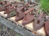 Oude strijkijzers - afbeelding 3 van  4