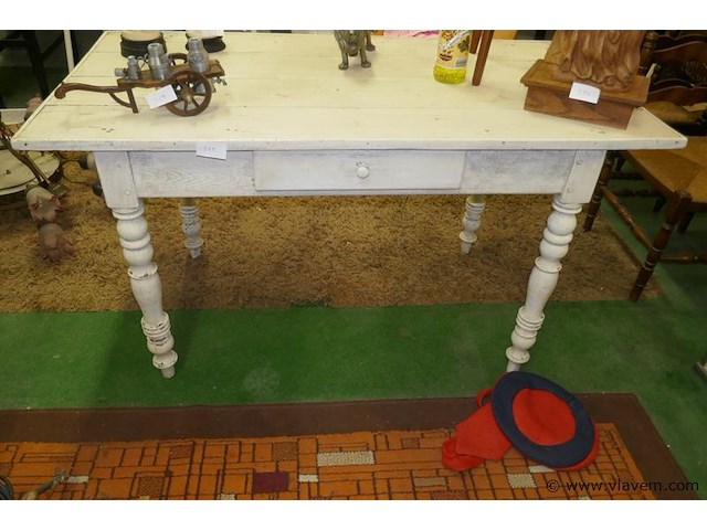 Oude tafel met lade - afbeelding 1 van  1