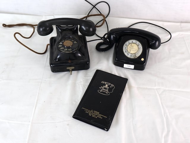 Oude telefoon (x2) - afbeelding 1 van  4
