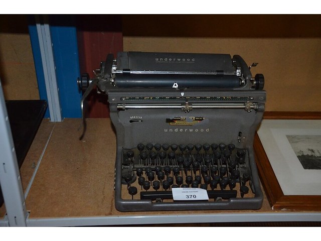 Oude typemachine underwood 6543210 - afbeelding 1 van  5