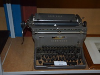 Oude typemachine underwood 6543210 - afbeelding 1 van  5
