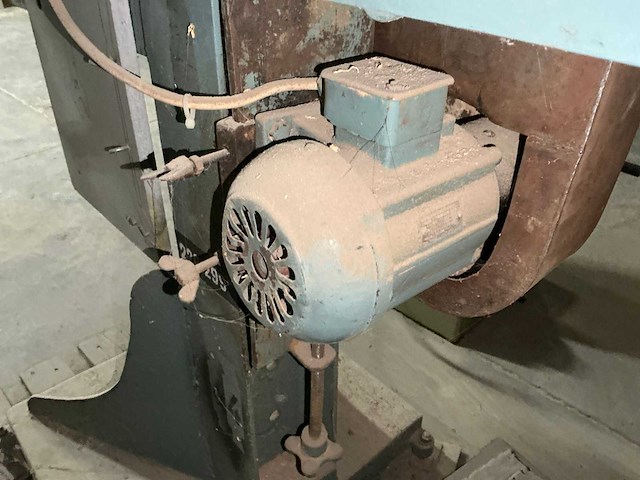 Oude verticale schuurband - afbeelding 6 van  7