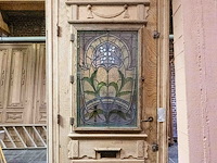 Oude voordeur 1903 in eik met brandglas, smeedwerk en vitreau in art-deco - afbeelding 2 van  7