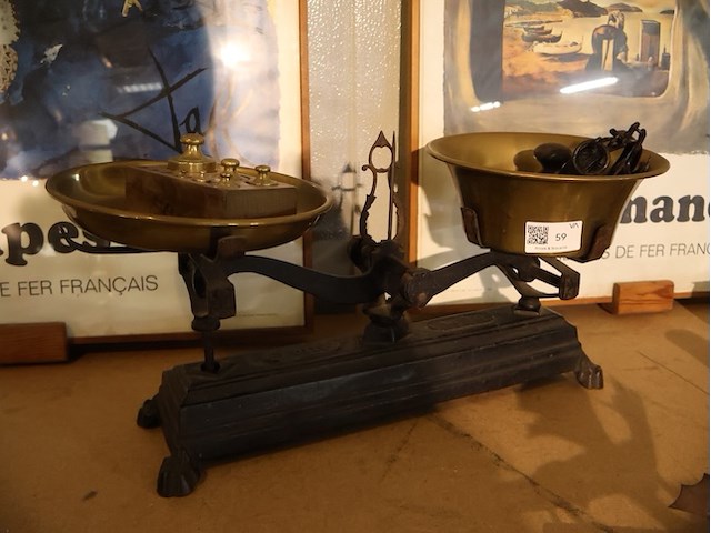 Oude weegschaal - afbeelding 1 van  5