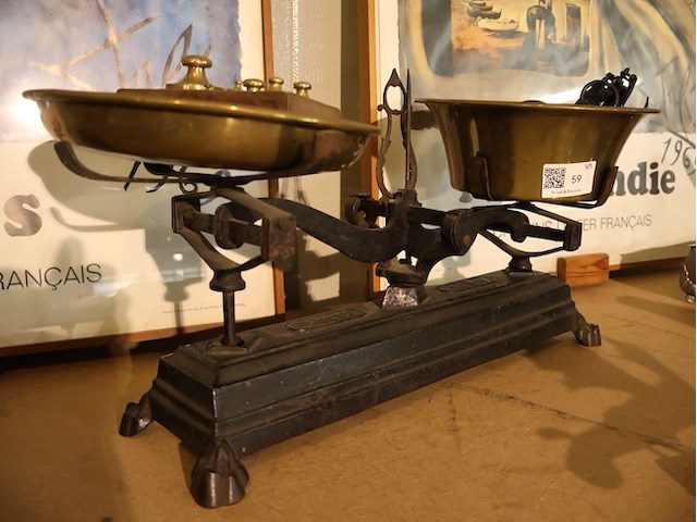 Oude weegschaal - afbeelding 2 van  5