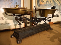 Oude weegschaal - afbeelding 2 van  5