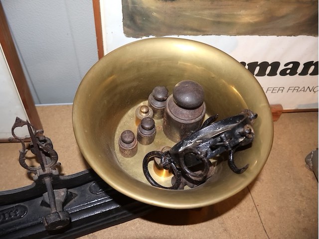 Oude weegschaal - afbeelding 3 van  5