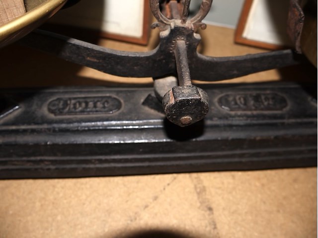 Oude weegschaal - afbeelding 5 van  5
