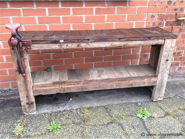 Oude werkbank - afbeelding 1 van  2