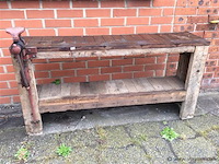 Oude werkbank - afbeelding 1 van  2