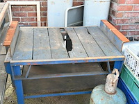 Oude werktafels - afbeelding 2 van  3