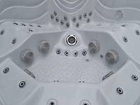 Outdoor spa 5-persoons 220x220 cm - grijs bad / grijze zijkant - incl. bluetooth & wifi - afbeelding 2 van  62