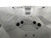 Outdoor spa 5-persoons 220x220x90 cm -sneeuwwit bad met zwarte zijkant - incl. bluetooth - afbeelding 5 van  8