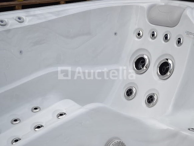 Outdoor spa 5-persoons 230x230 cm - sneeuwwit bad / grijze zijkant - incl. bluetooth - afbeelding 6 van  9