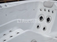 Outdoor spa 5-persoons 230x230 cm - sneeuwwit bad / grijze zijkant - incl. bluetooth - afbeelding 5 van  9