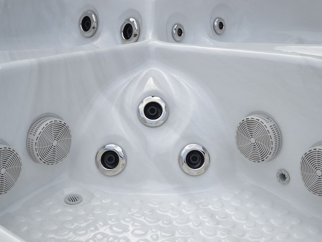 Outdoor spa 5-persoons 230x230 cm - sneeuwwit bad / grijze zijkant - incl. bluetooth - afbeelding 7 van  9